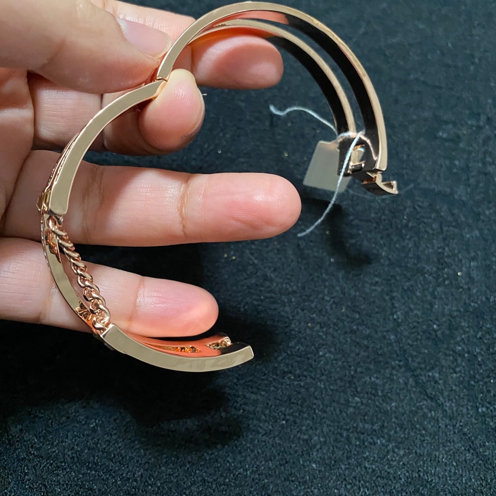 Jewelry - Picture 3 of 3